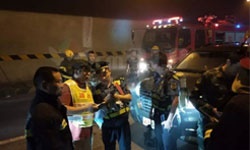 滬昆高速懷化段隧道發(fā)生貨車追尾起火，滯留人員依據(jù)隧道應(yīng)急疏散燈具安全疏散